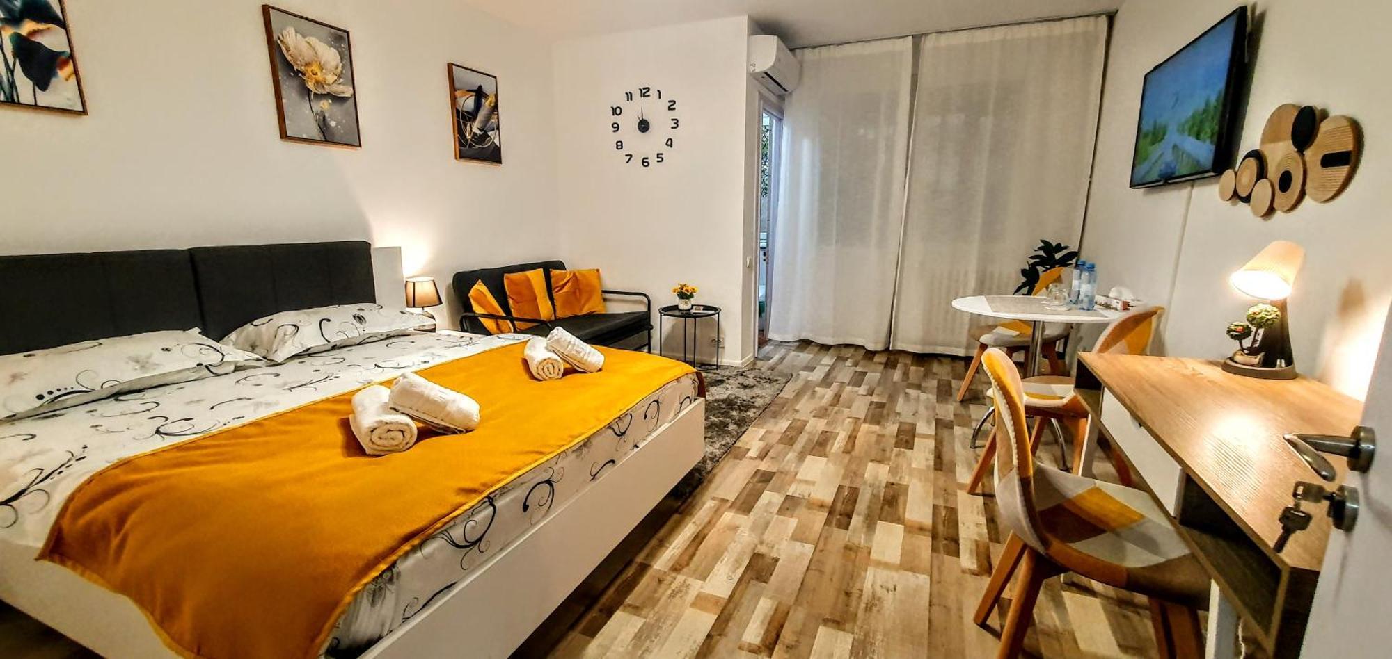 The Yellow King - Luxurious Apartment Bucarest Extérieur photo